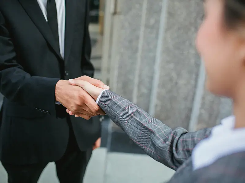 Accompagnement expert pour l'embauche de salariés en France sans créer d'établissement